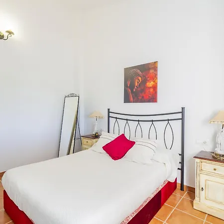 Cubo's Berrocalas Holiday home *
