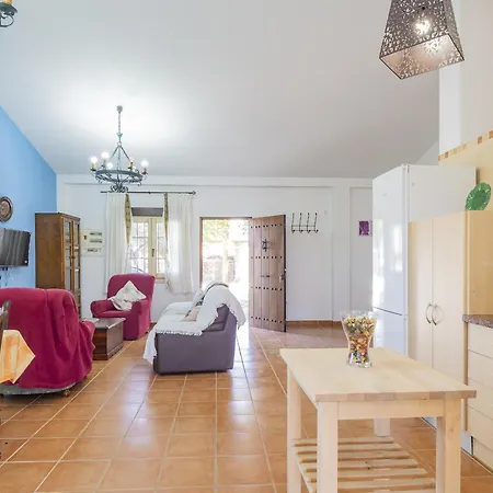 Holiday home Cubo's Berrocalas
