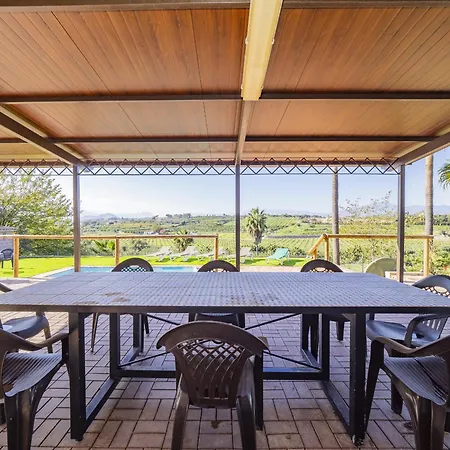 Holiday home Cubo's Berrocalas Cartama