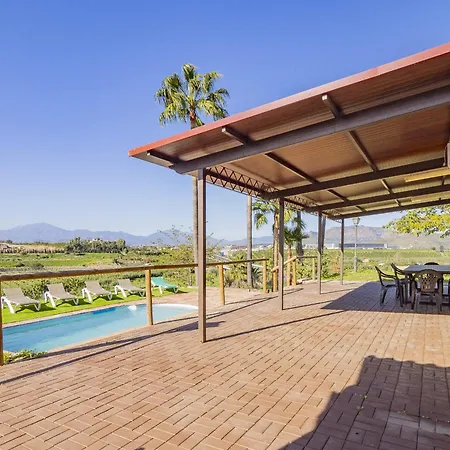 Holiday home Cubo's Berrocalas Cartama